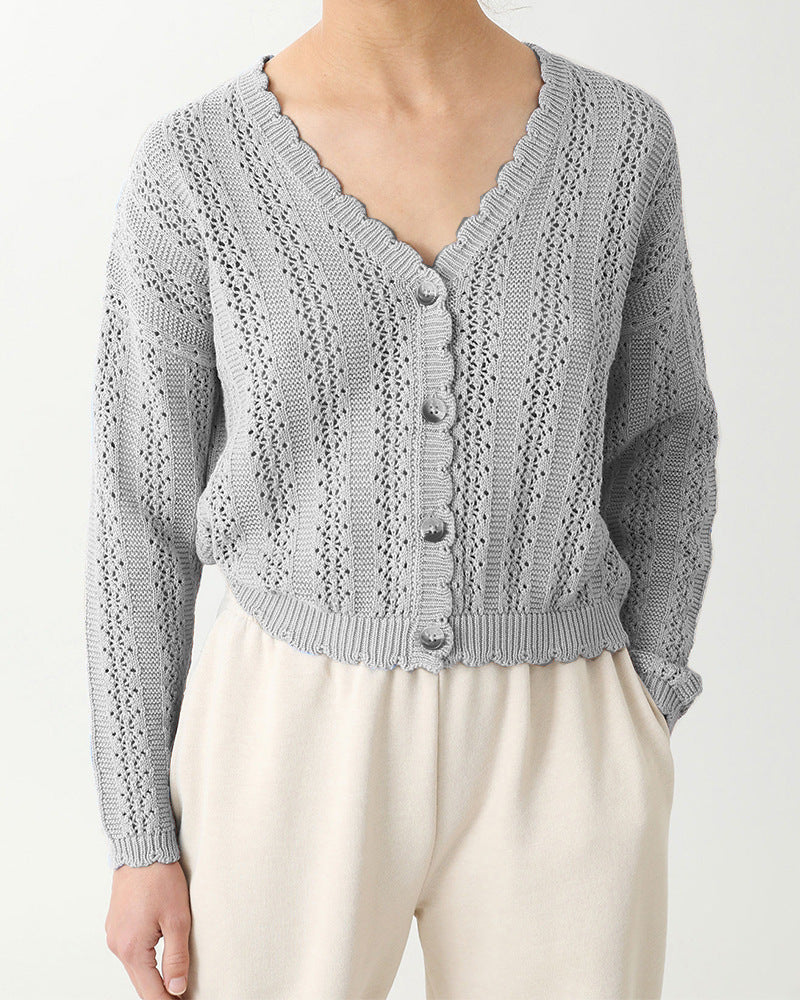 Damen Strickjacke mit filigranem Lochmuster und Wellenabschlüssen