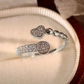 Damen Offener Ring mit herzförmigem Design und funkelnden Kristallen Shop Nory