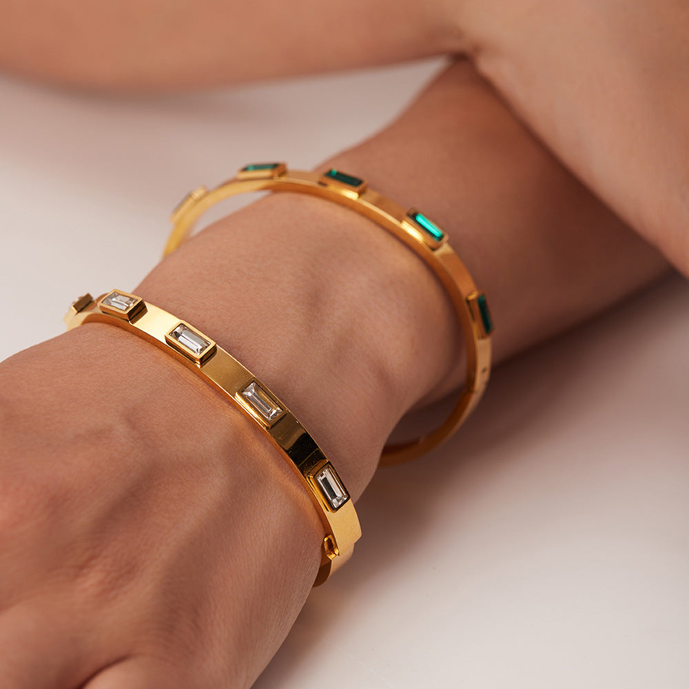 Damen Armreif aus hypoallergenem Edelstahl mit funkelnden Zirkonia-Elementen Shop Nory