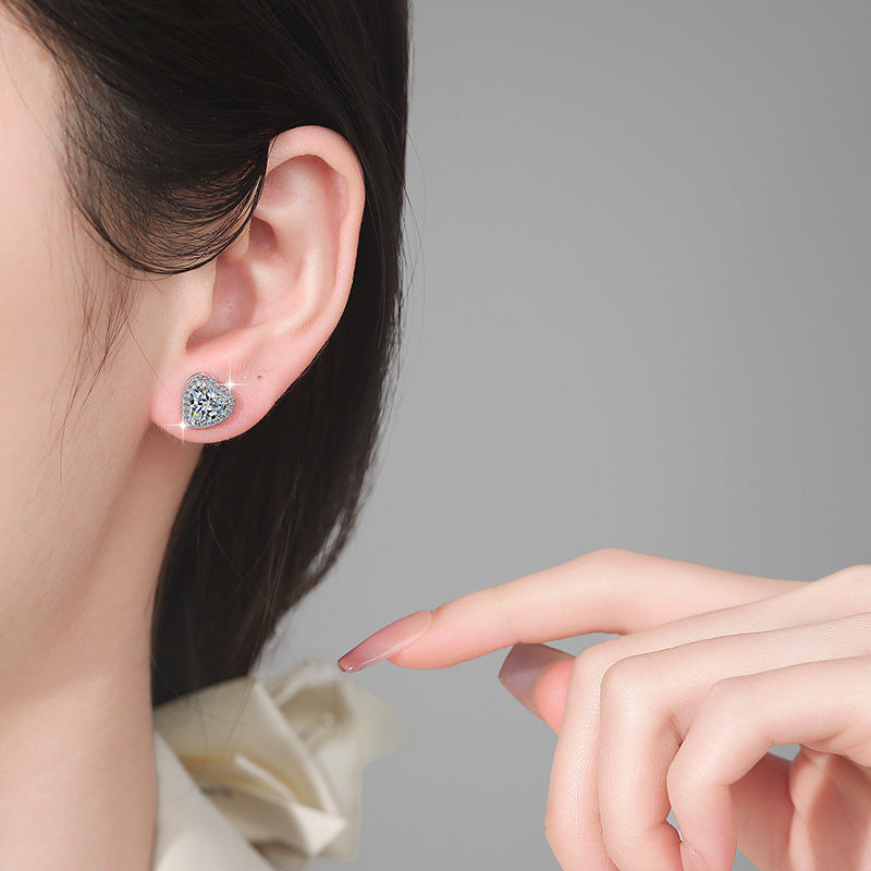 Damenohrringe im Herzdesign mit funkelnden Kristallen Shop Nory