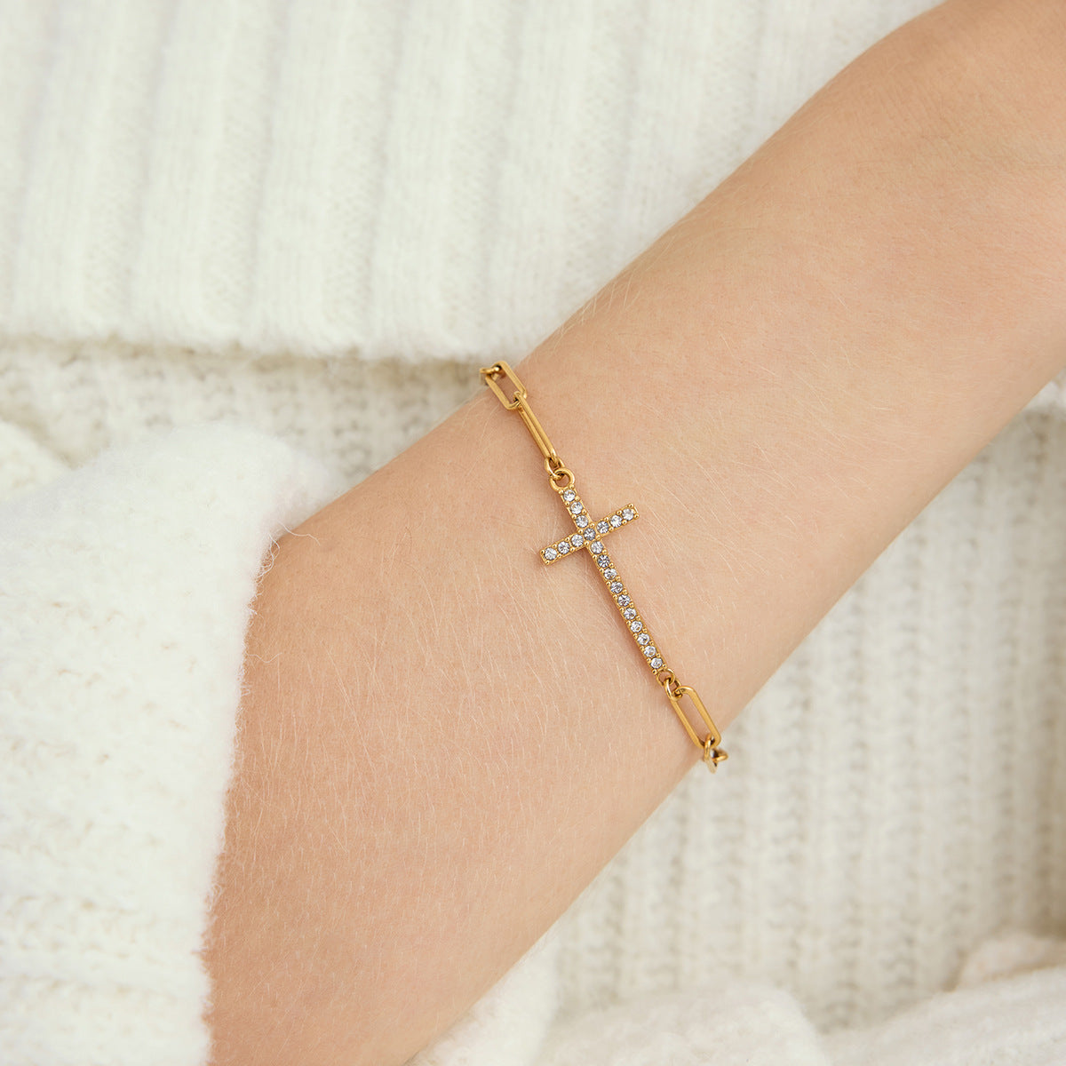 Damen Kettenarmband mit Kreuz und Zirkonia Shop Nory