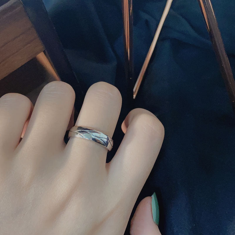 Damenring aus hochwertigem Edelstahl mit erhabenem Design und filigraner Verzierung Shop Nory