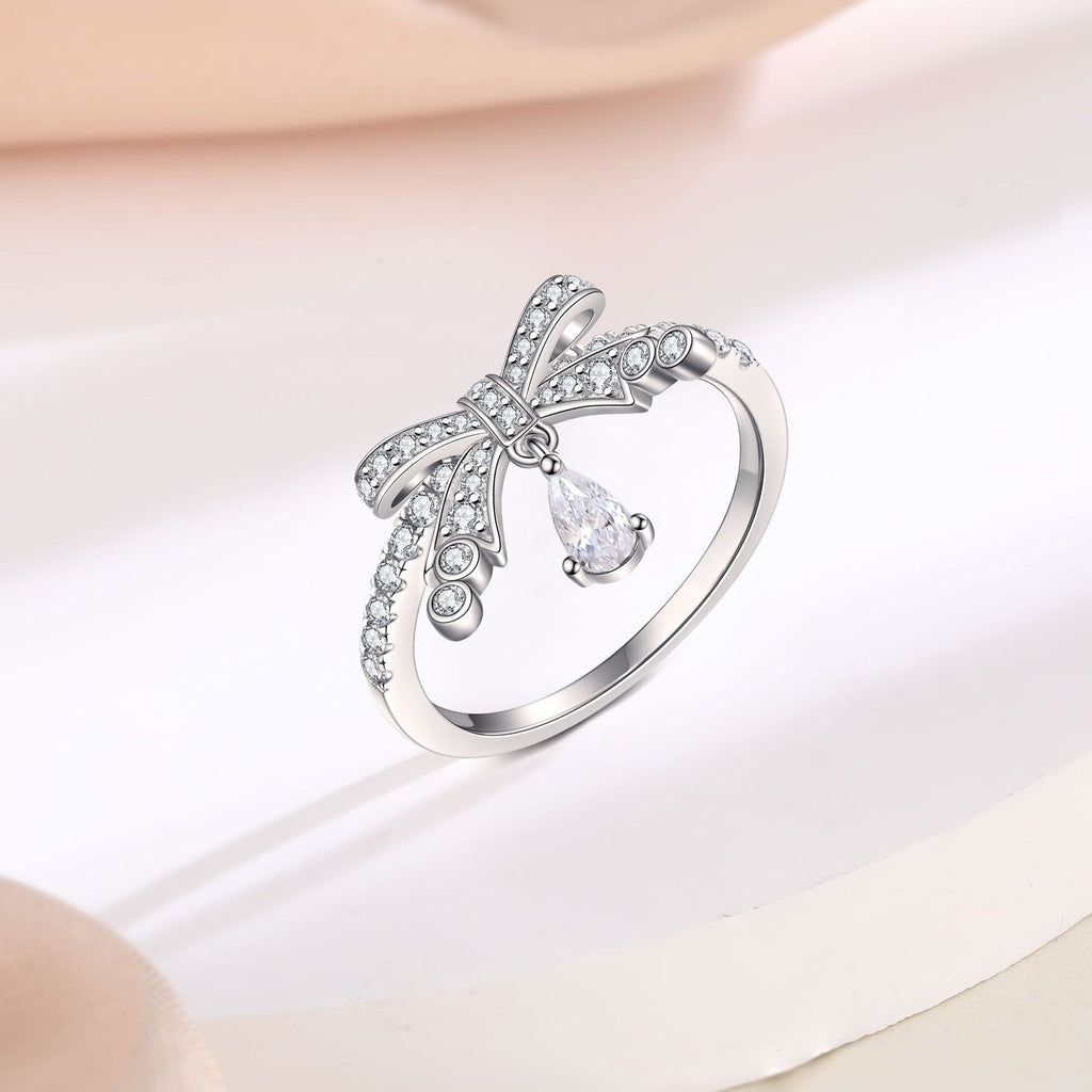 Damenring mit glänzenden Zirkonia Shop Nory