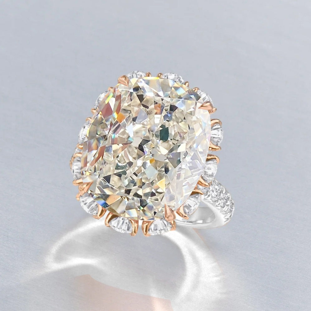 Damen Luxus-Ring mit extravagantem ovalen Edelstein und kunstvollen Zirkonia-Verzierungen Shop Nory