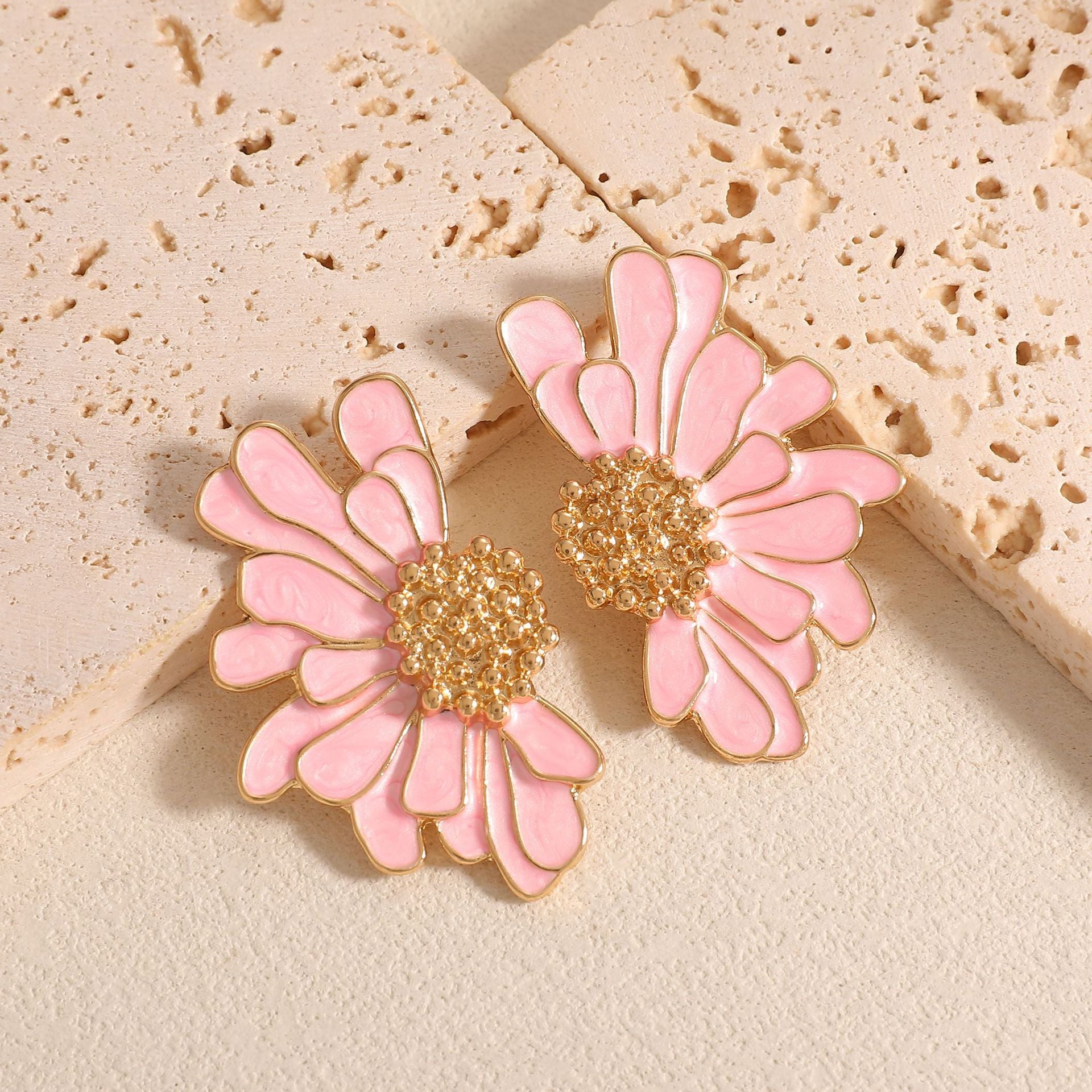 Damen Ohrstecker im floralen, kunstvollen Design Shop Nory