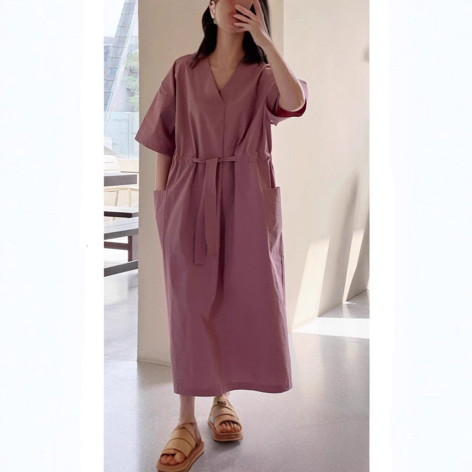Damen Langes Baumwoll-Popeline-Maxikleid mit V-Ausschnitt, Taillengürtel und aufgesetzten Taschen Shop Nory