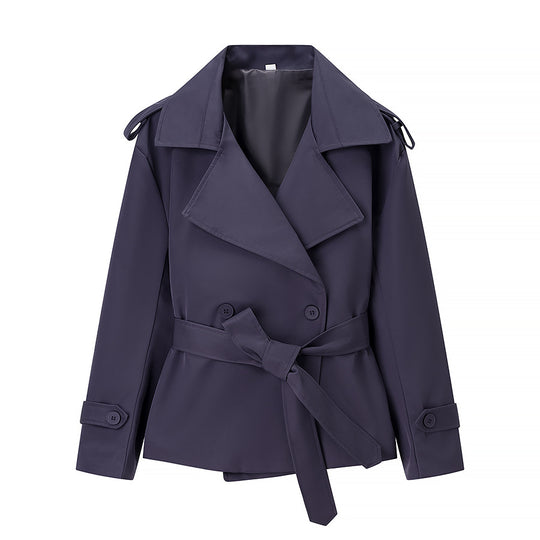 Damen Kurztrench mit überschnittenen Schultern, großem Reverskragen und Wickelgürtel Shop Nory