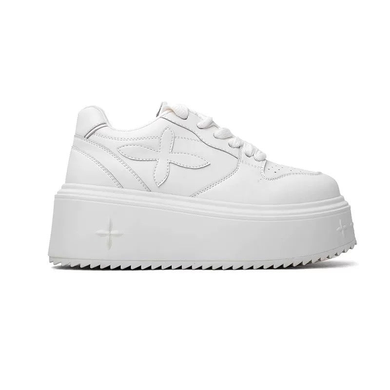 Damen Plateau-Chunky-Sneaker mit Blumenapplikation und Netz-Einsatz Shop Nory