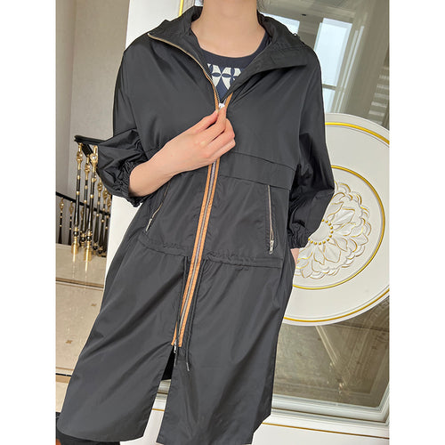 Damen Leichter Oversize-Regenmantel mit Kapuze, Zwei-Wege-Reißverschluss und verdeckten Reißverschlusstaschen Shop Nory