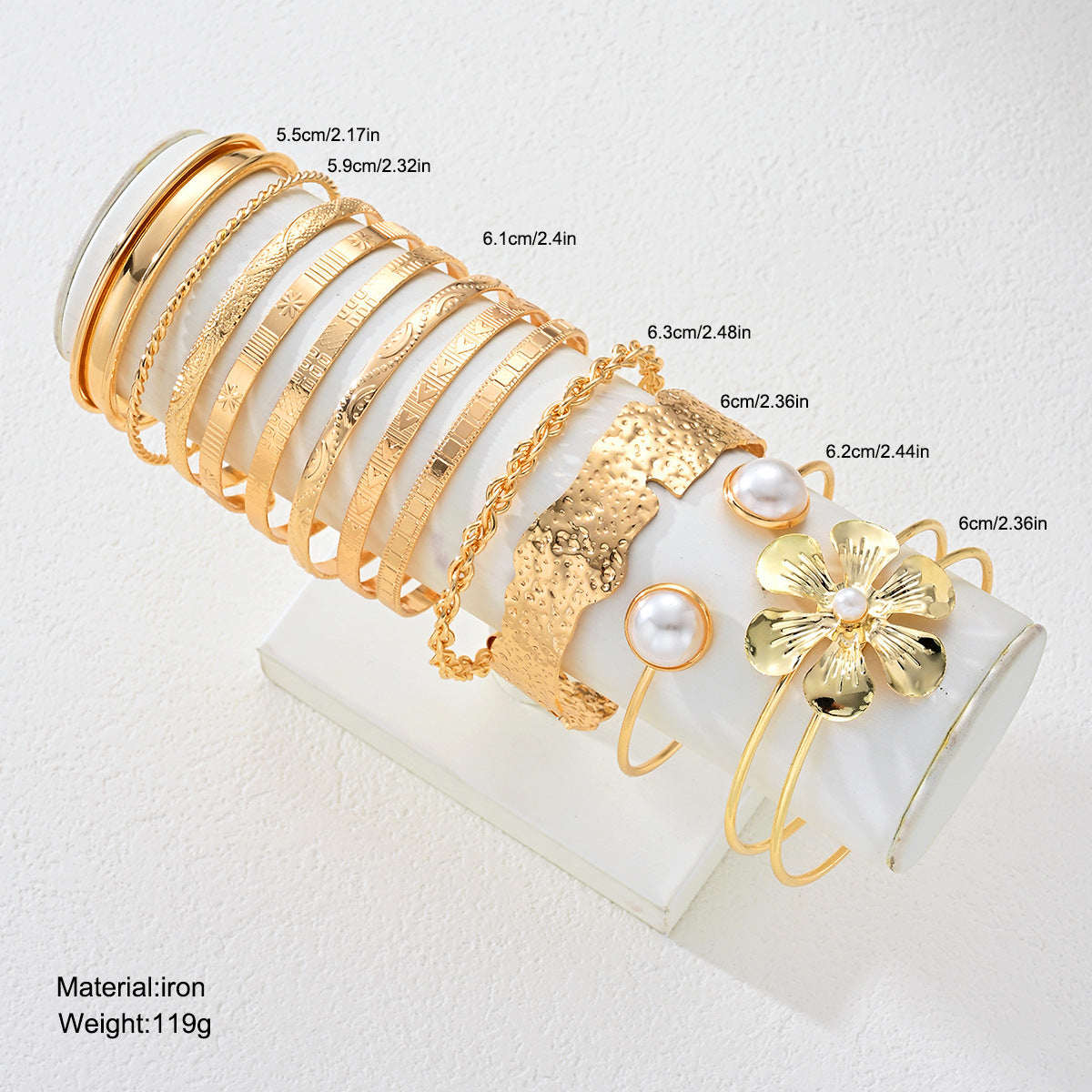 Damen Armreifen-Set mit extravaganten Designs und eleganten Perlenakzenten Shop Nory