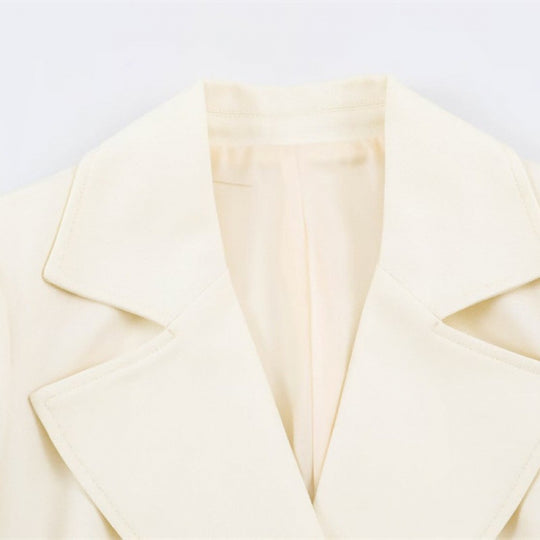 Damen Kurzblazer mit taillierter Silhouette und überschnittenem Schalkragen Shop Nory