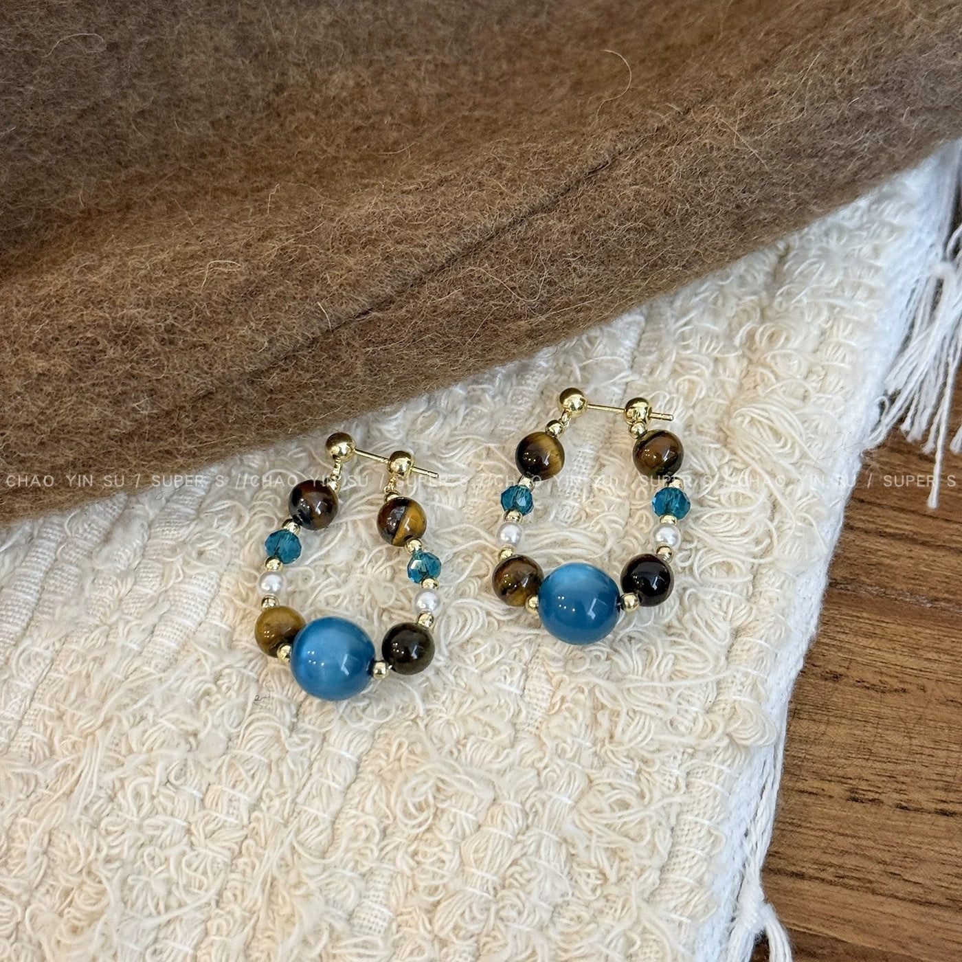 Damen Ohrringe mit bunten Halbedelsteinen und funkelnden Zierteilen Shop Nory