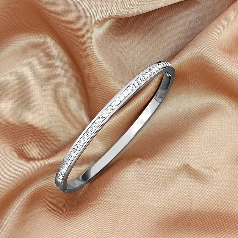 Damen Glänzendes Armreif mit funkelnden Zirkonia Shop Nory