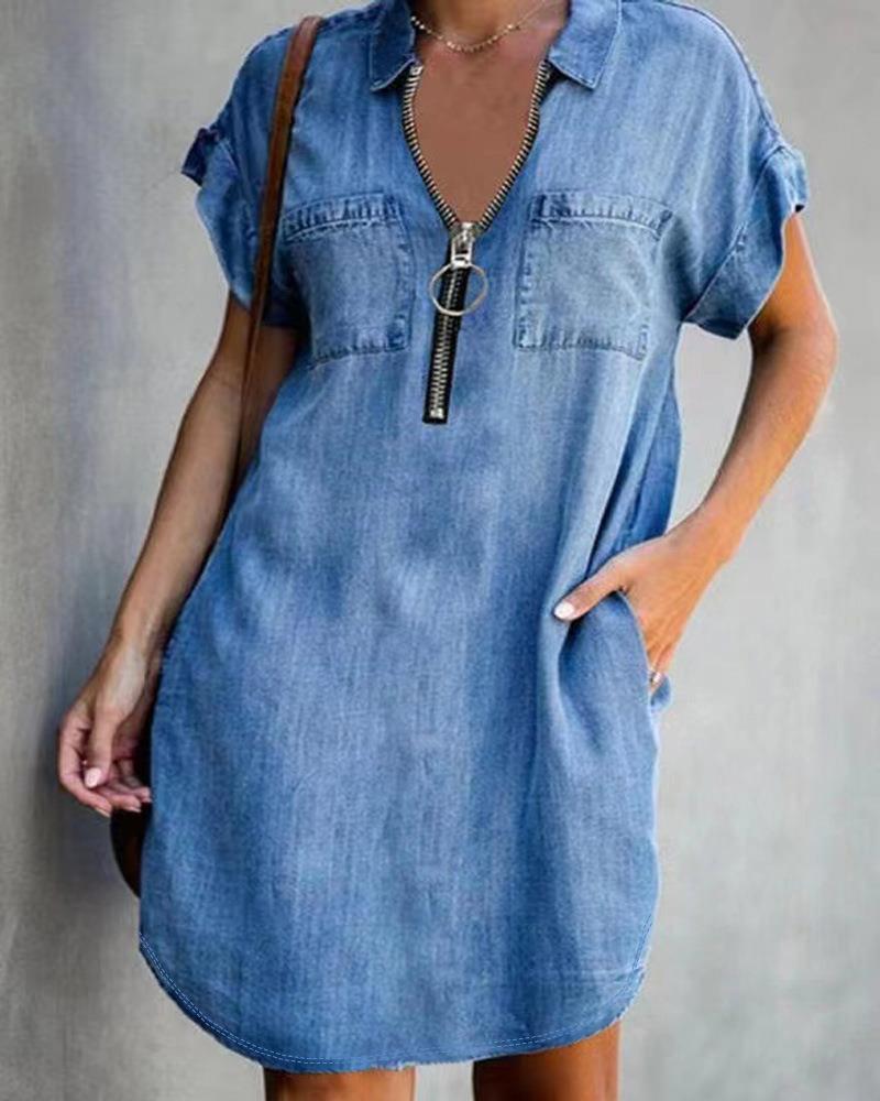 Damen Jeanshemdkleid mit praktischen Taschen und modernem Reißverschluss