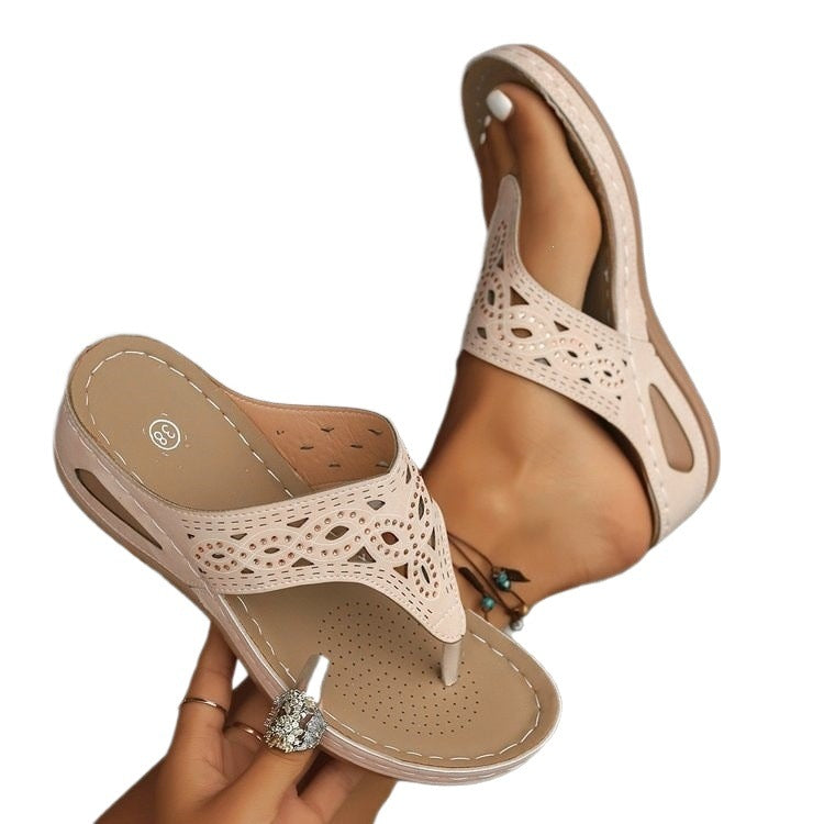 Damen Komfortable Zehentrenner-Sandalen mit floralem Schnitt