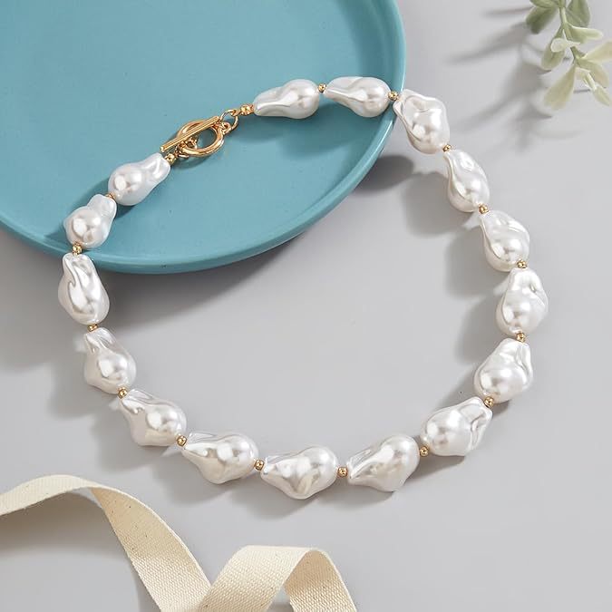 Damen Perlenhalskette mit geschwungenen Perlendesigns und goldenen Akzenten Shop Nory