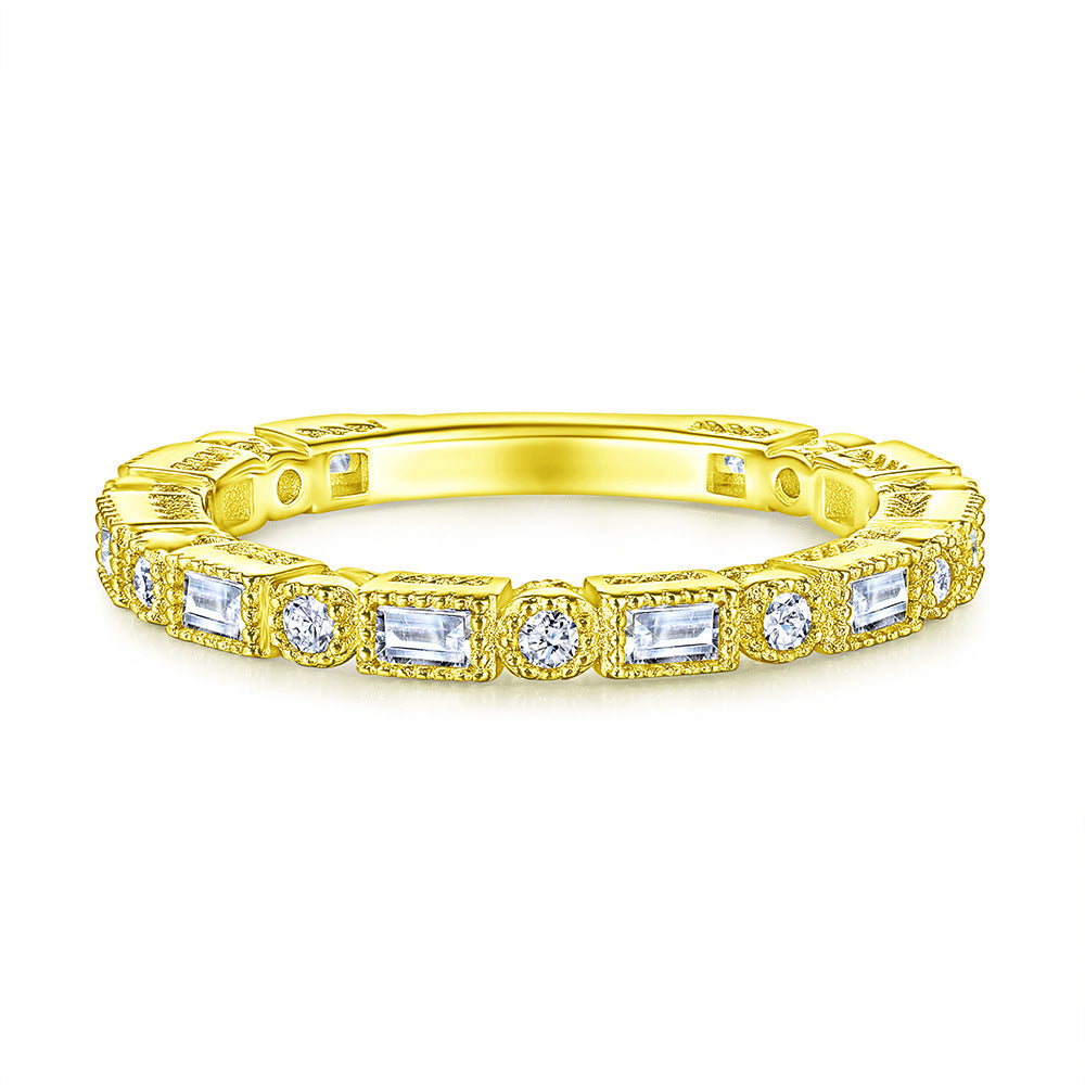 Damen Ring mit funkelnden Zirkonia-Steinen und feiner Detailverarbeitung Shop Nory