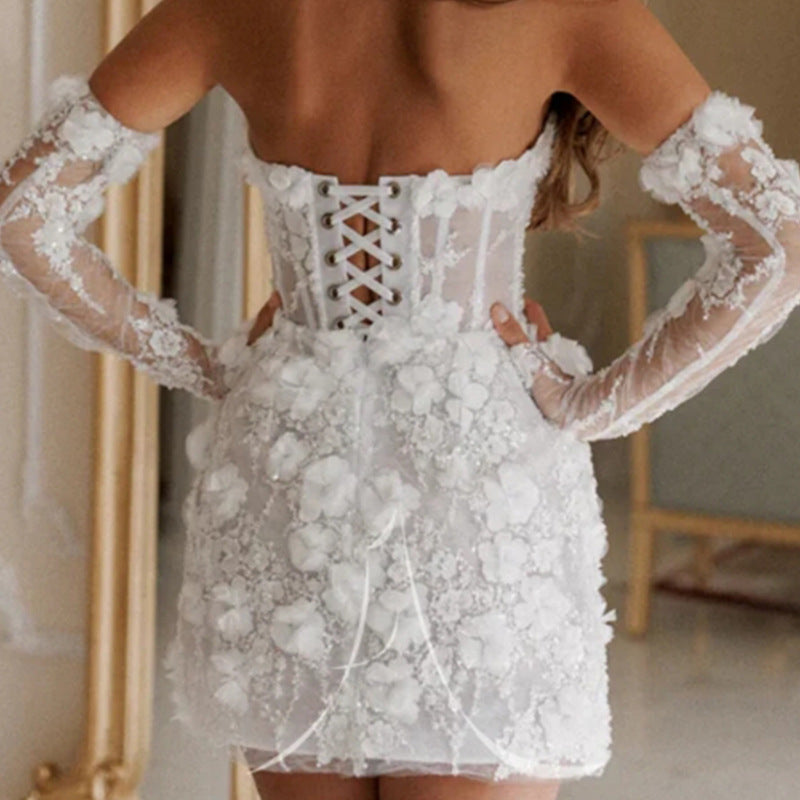 Damen Elegantes Hochzeitskleid mit floralen Details und transparenten Einsätzen