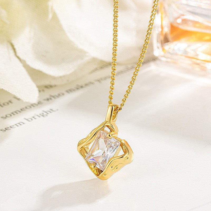 Damen Halskette mit elegantem Kristallanhänger und feiner Kette Shop Nory