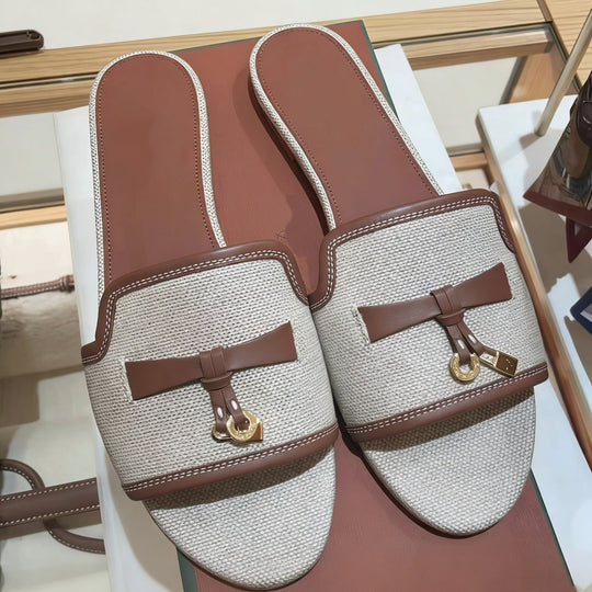 Damen Elegante Slippers aus weichem Wildleder mit dekorativem Riemendesign
