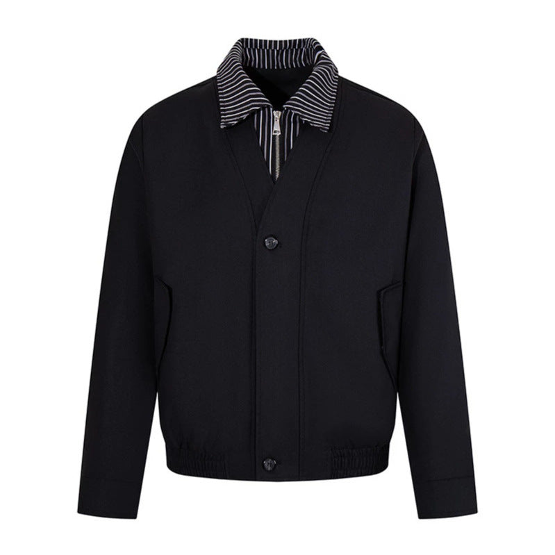 Herren Kurz geschnittene Blouson-Jacke mit gestreiftem Innenkragen, verdecktem Zweiwege-Reißverschluss und elastischem Saum Shop Nory