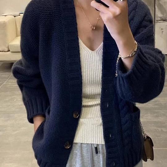 Damen Oversized Strickcardigan mit Zopfdetail, Eingrifftaschen und Knopfleiste Shop Nory