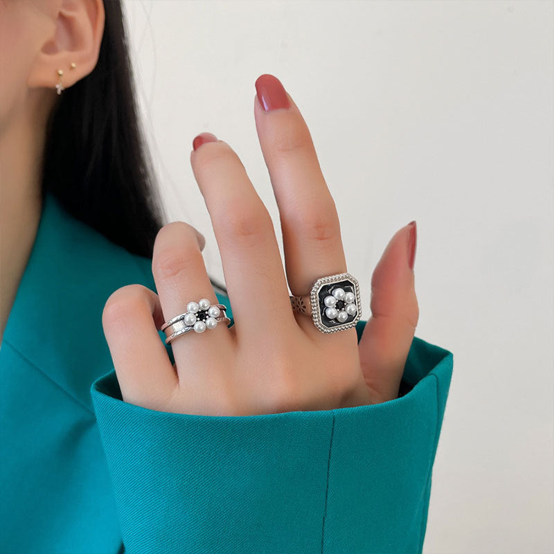 Damenring mit stilvollem Perlendesign und eleganter Gravur Shop Nory