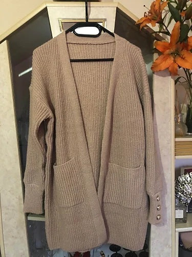 Damen Elegante Strickjacke mit Knopfdetails und praktischen Taschen