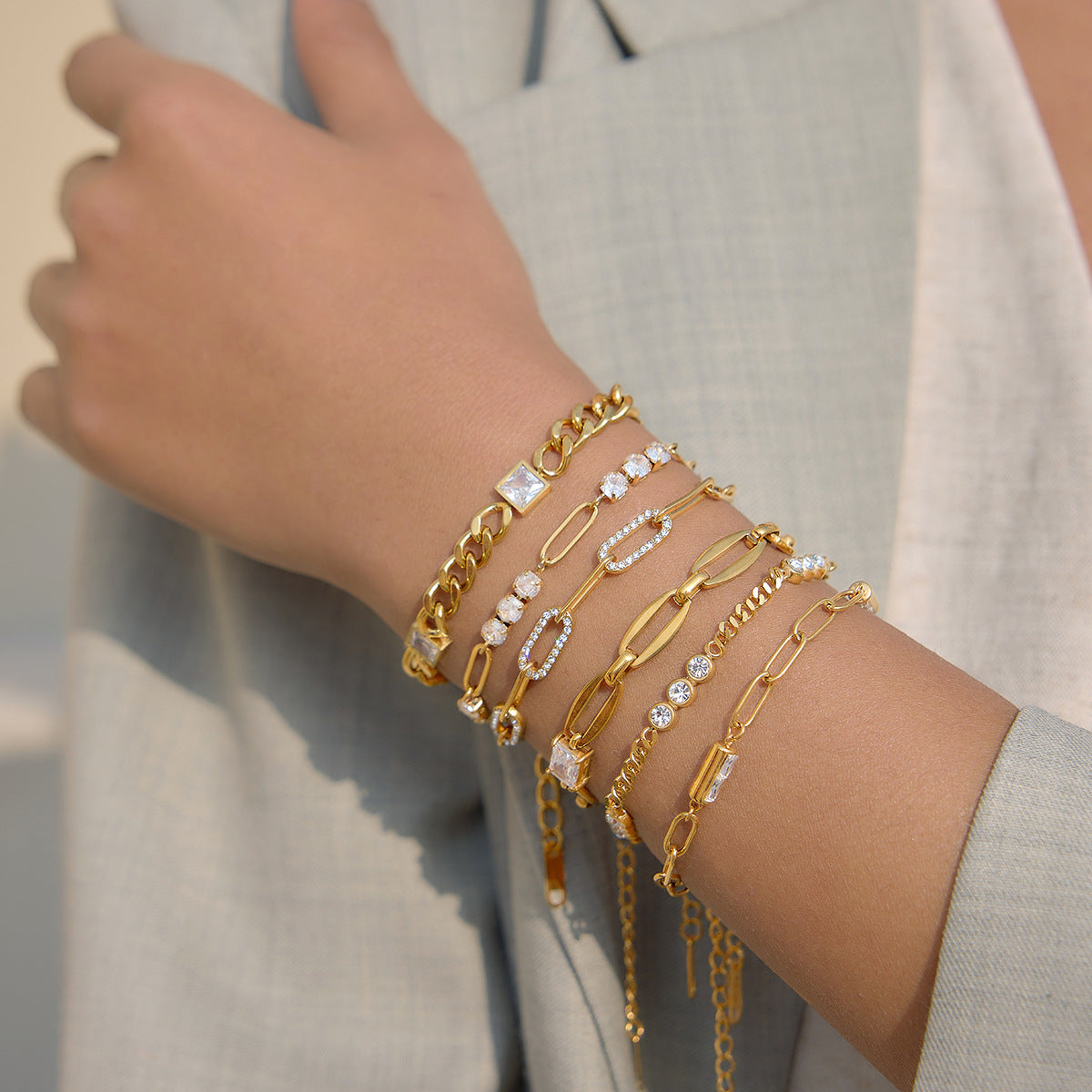 Damen Armband mit elegantem Kettendesign und funkelnden Zirkonia Shop Nory
