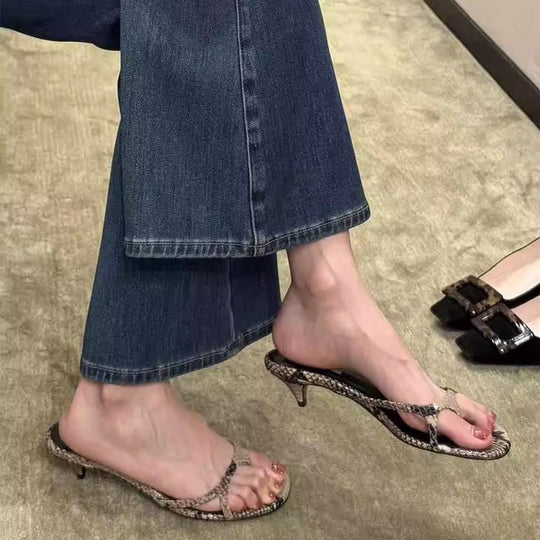 Damen Zehentrenner-Sandalen mit modischem Schlangenleder-Design und elegantem Absatz