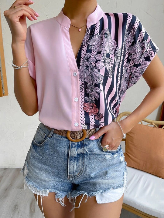 Damen Kurzarmbluse mit Stehkragen und asymmetrischem Streifen‑Blumenprint Shop Nory