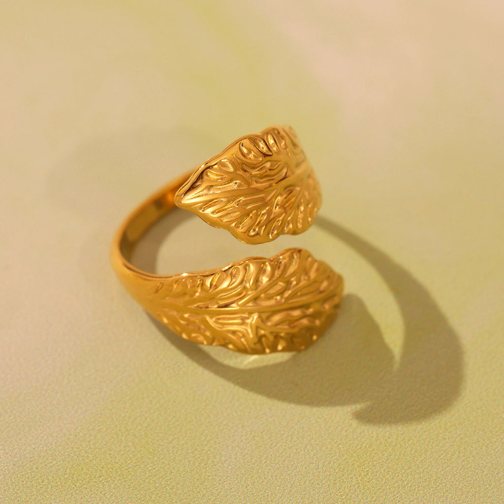 Damenring mit floralen Blattmotiven aus hochwertigem Edelstahl Shop Nory