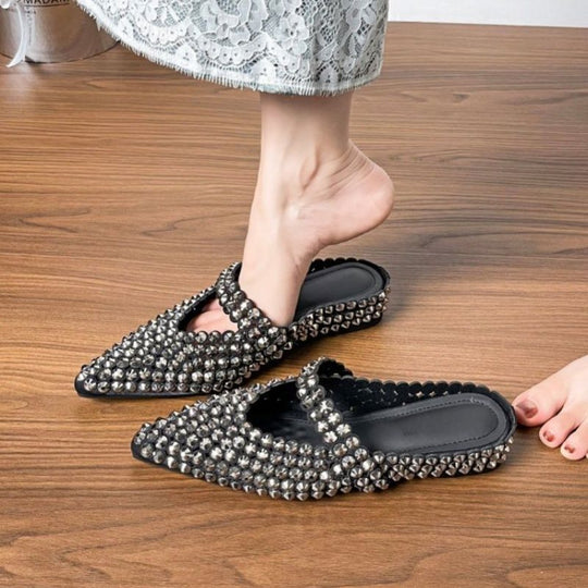 Damen spitz zulaufende Mule mit funkelnden Kristallapplikationen und Riemchen Shop Nory