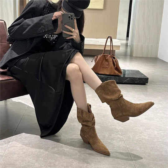 Damen Slouch-Cowboystiefel mit spitzer Zehenpartie und sculpted Kitten-Absatz Shop Nory
