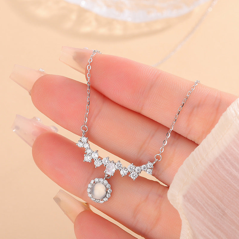 Damen filigrane Halskette mit strahlendem Edelstein und funkelnden Zirkonia Shop Nory