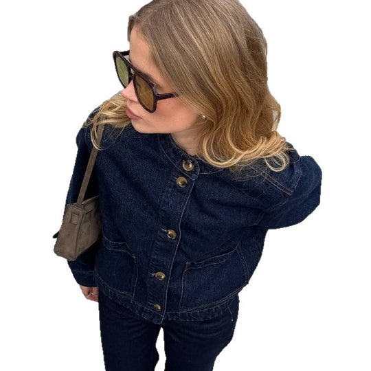 Damen Boxy-Jeansjacke mit Stehkragen, aufgesetzten Taschen und krempelbaren Manschetten Shop Nory