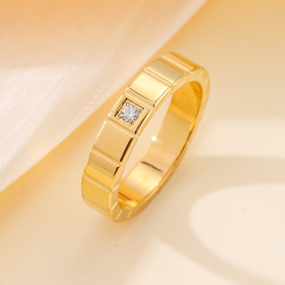 Damen eleganter Ring mit strukturiertem Design und funkelndem Zirkonia Shop Nory