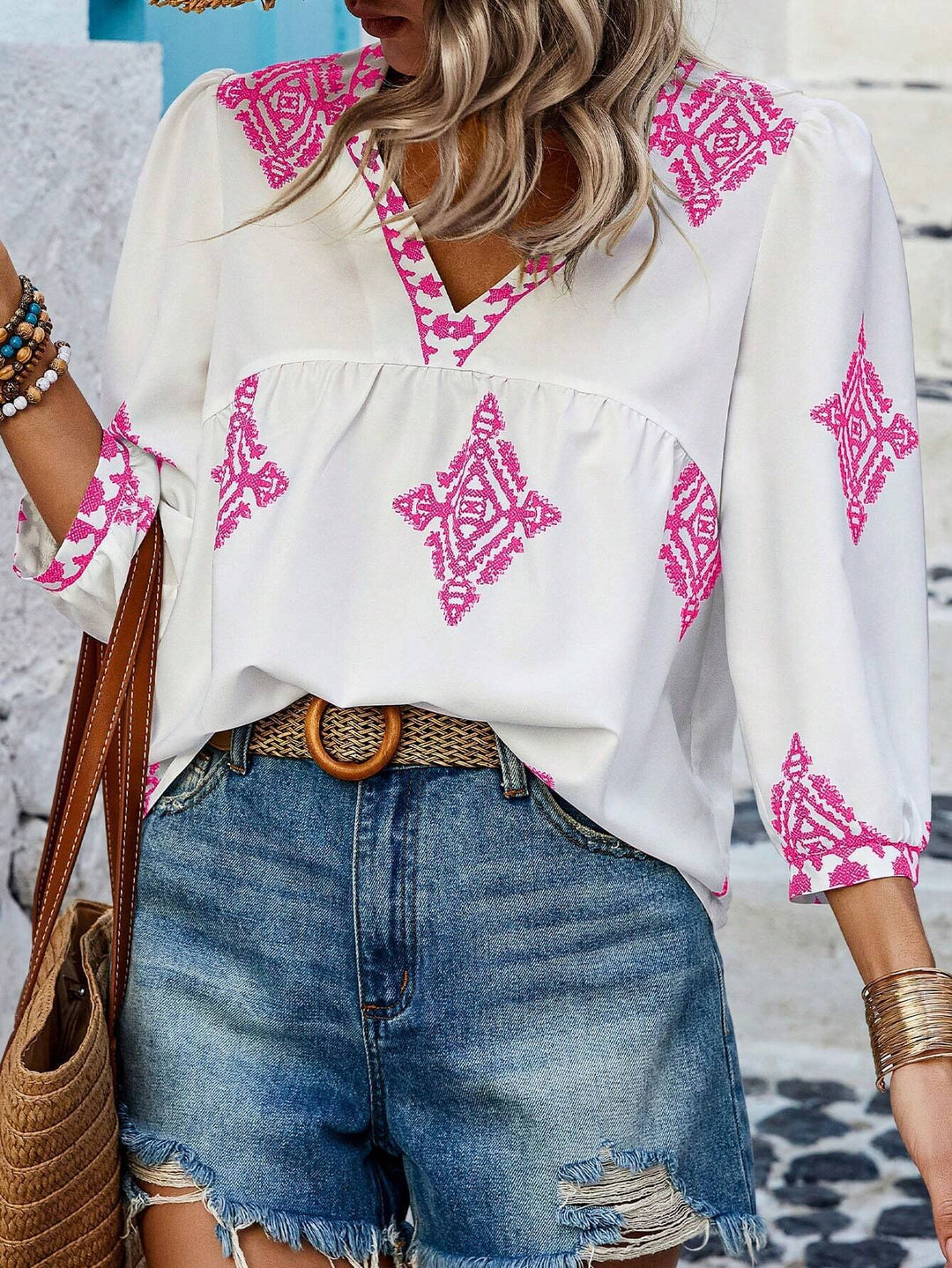 Damen Locker geschnittene Boho‑Bluse mit V‑Ausschnitt, geraffter Brustnaht und dreiviertelärmeln Shop Nory
