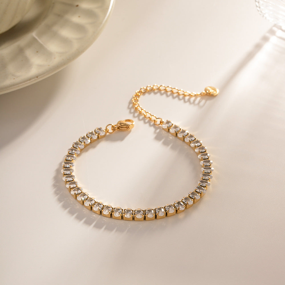 Damen Armband mit bunten, funkelnden Kristallakzenten und eleganter Edelstahlverarbeitung Shop Nory