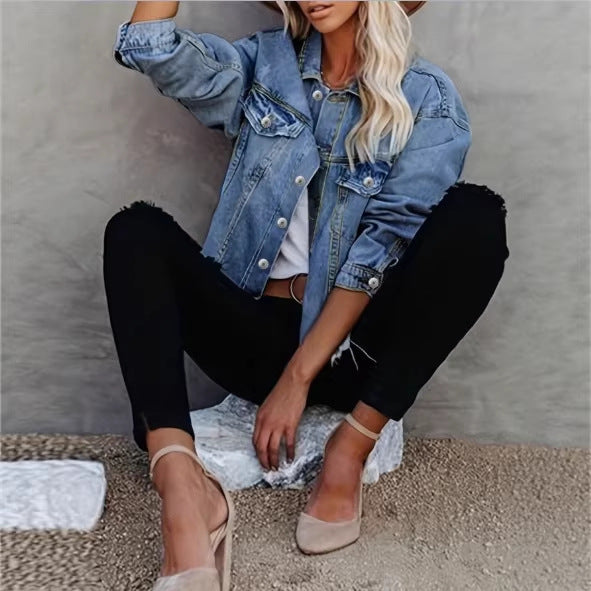 Damen Kurz geschnittene Oversize-Denimjacke mit ausgefranstem Saum und Pattentaschen Shop Nory