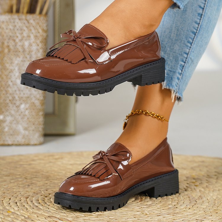 Damen Glänzende Mokassin-Loafer mit Fransen-Quaste und rutschfester Profilsohle Shop Nory