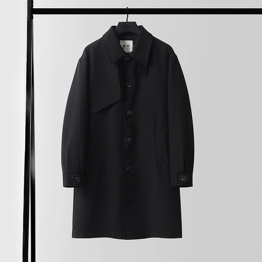 Herren Moderner minimalistischer Trenchcoat mit asymmetrischer Schulterklappe und knielanger Silhouette Shop Nory