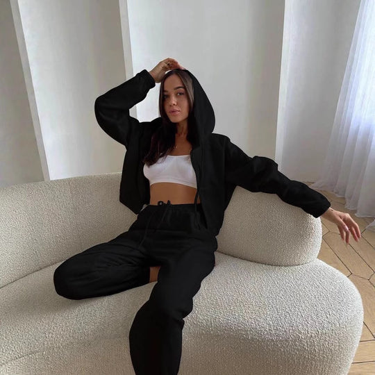 Damen kurzes Reißverschluss-Hoodie mit elastischem Bund und High-Waist Jogginghose aus Baumwollmix Shop Nory