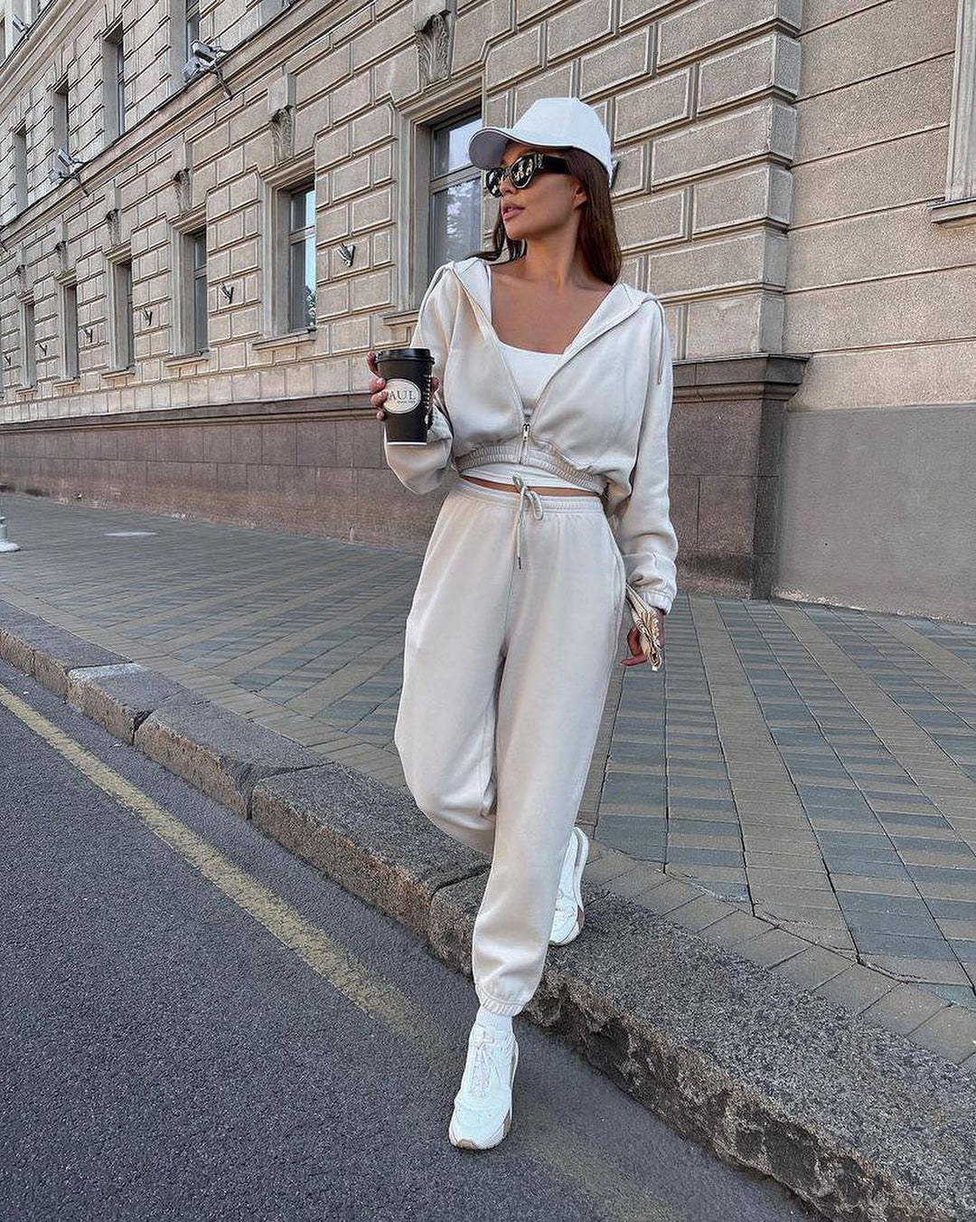 Damen kurzes Reißverschluss-Hoodie mit elastischem Bund und High-Waist Jogginghose aus Baumwollmix Shop Nory