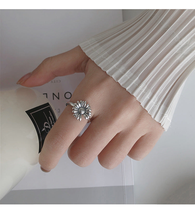 Damenring mit floralem Design und beweglichem Element Shop Nory