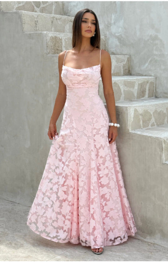 Damen Elegantes und figurumspielendes Abendkleid mit floralen Applikationen