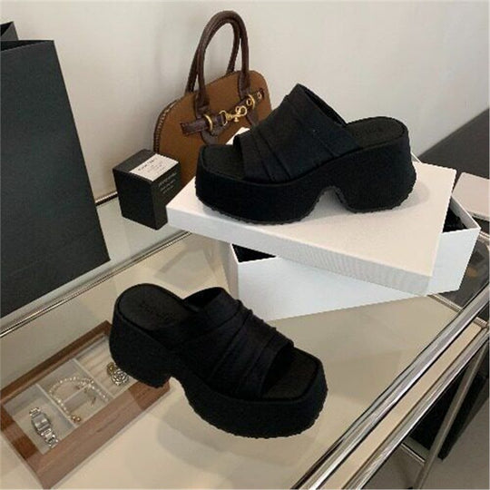 Damen Gepolsterte Plateau-Pantoletten mit Leopardenprint und samtiger Struktur Shop Nory