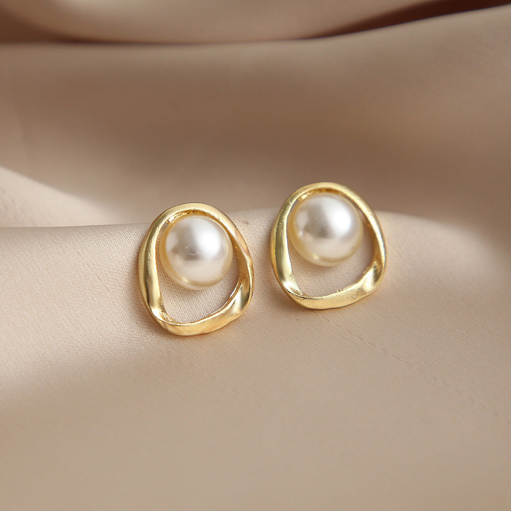 Damen Ohrringe mit elegantem Perlendesign und modernem Goldrahmen Shop Nory