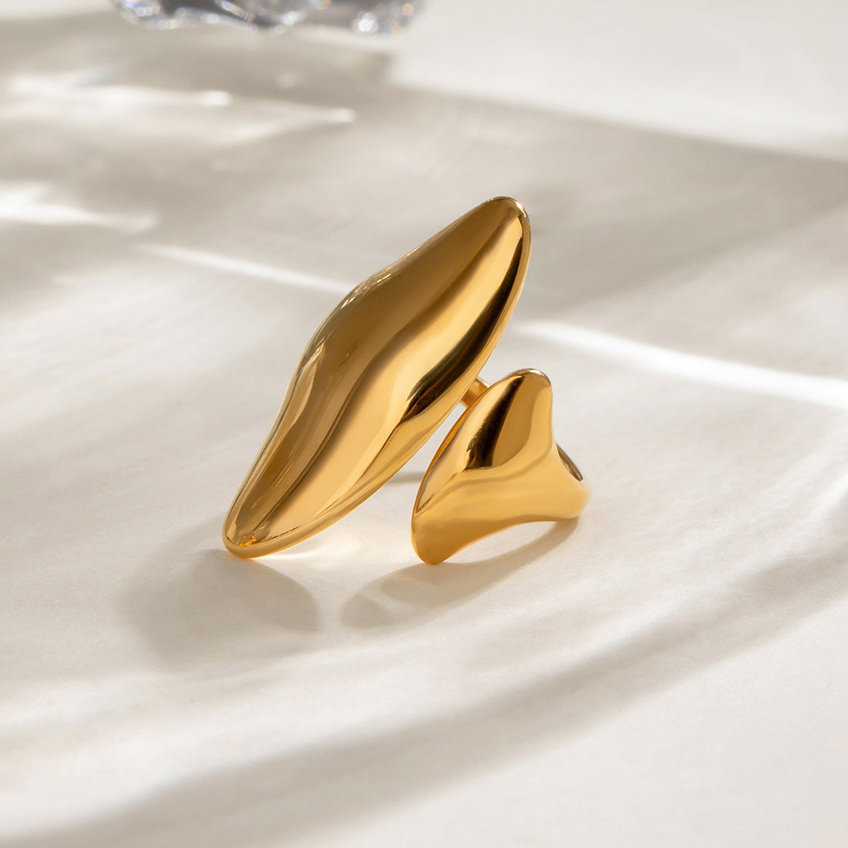 Damen eleganter Ring aus hypoallergenem und wasserfestem Edelstahl Shop Nory