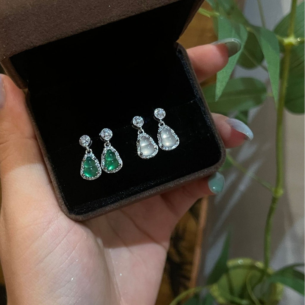 Damen elegante Ohrringe mit tropfenförmigem Jade-Edelstein und funkelnden Zirkonia Shop Nory